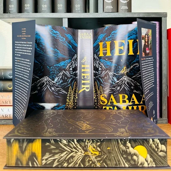 Fairyloot Exclusive Edition HEIR by Sabba Tahir - Picture 10 of 14